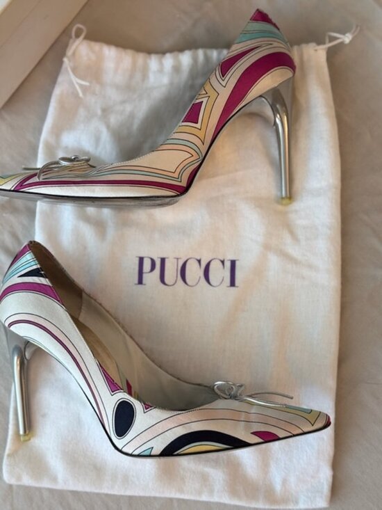 Emilio Pucci Shoes - Emilio Pucci Signature Print Shoes – Made in Italy – Size 38 EU / 7.5 - 8 US
